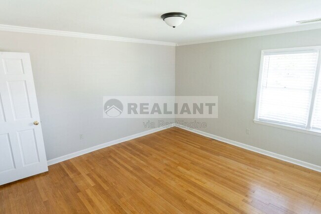 Building Photo - 517 N 3rd St