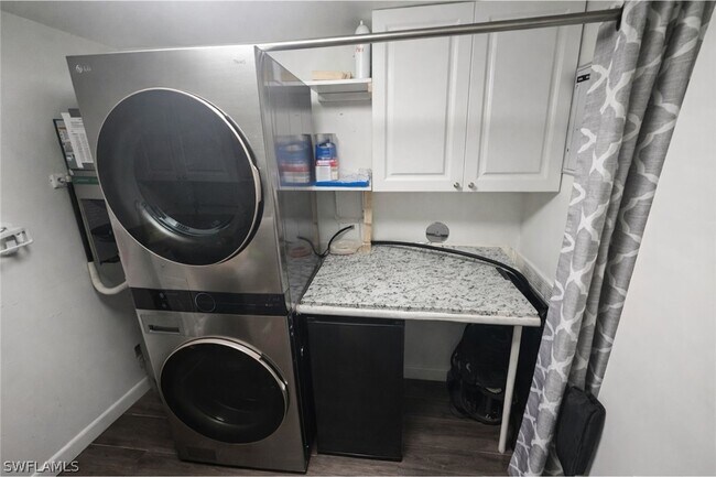 Building Photo - 1448 Churchill Cir