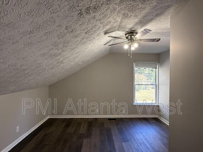 Building Photo - 1462 St Michael Ave