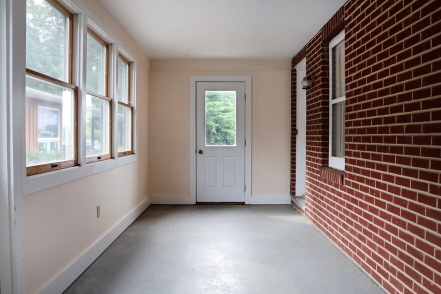 Building Photo - 104 Eyer Rd