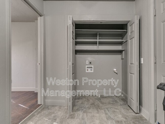 Building Photo - 2101 Westchester Dr