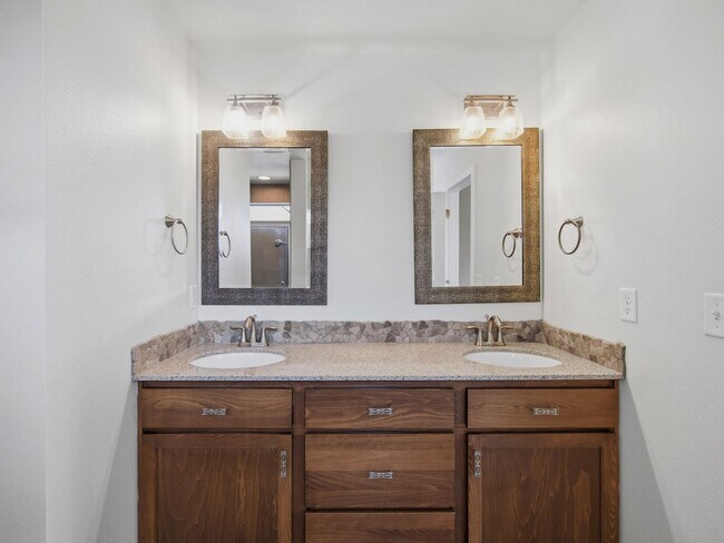 Building Photo - Spacious Unfurnished Home in Liberty Lake | Modern Living in a Prime Location