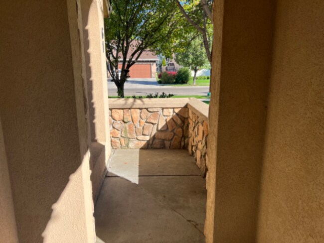 Building Photo - 61 S Grandean Way