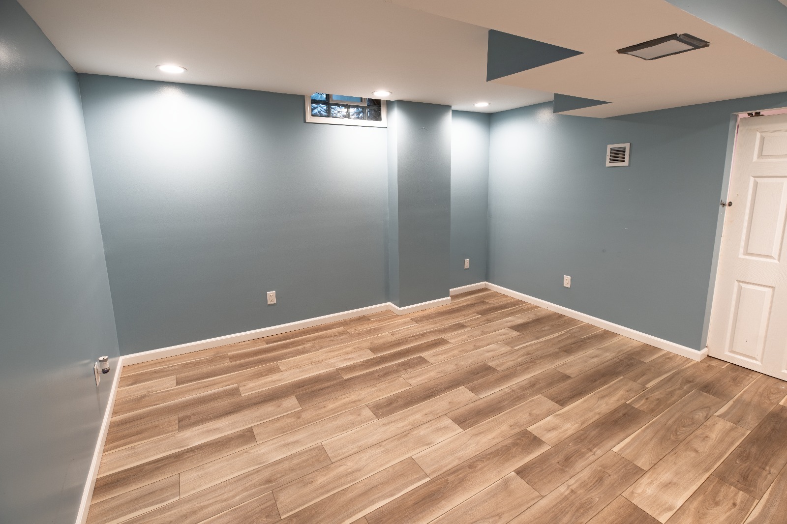 Building Photo - 8684 N 62nd St