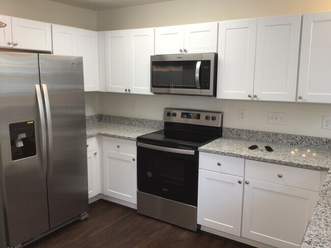 Building Photo - 6682 Knob Hill Ct