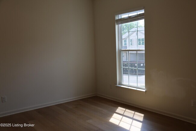 Building Photo - 11703 Parkview Pt