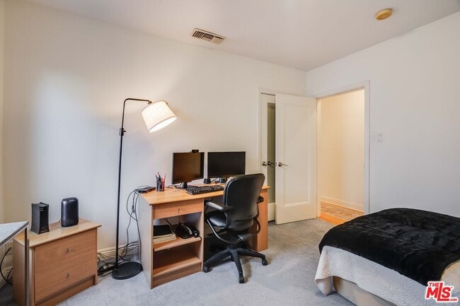 Building Photo - 200 S Wetherly Dr