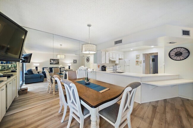 Building Photo - 1605 S US Hwy 1