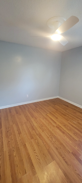 Building Photo - 1478 Orleans Ct W