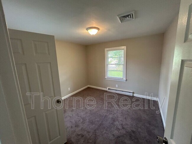Building Photo - 112 Cane Dr