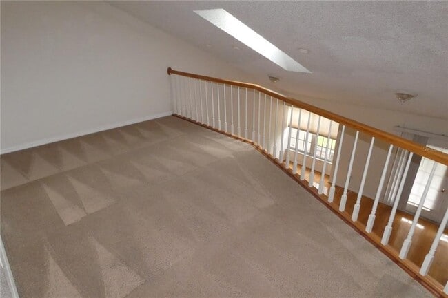 Building Photo - 617 Segovia Ct NE
