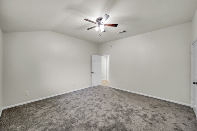 Building Photo - 28715 Fox Lynn Dr