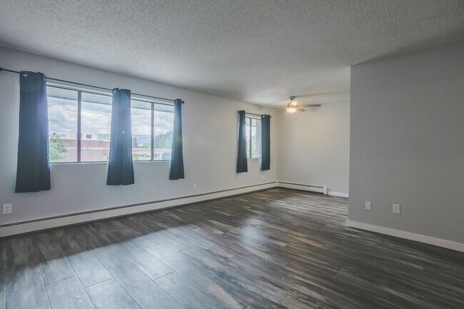 Building Photo - TWO WEEKS FREE RENT!