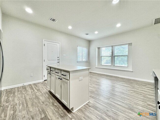 Building Photo - 1728 Cherokee Nation Trl