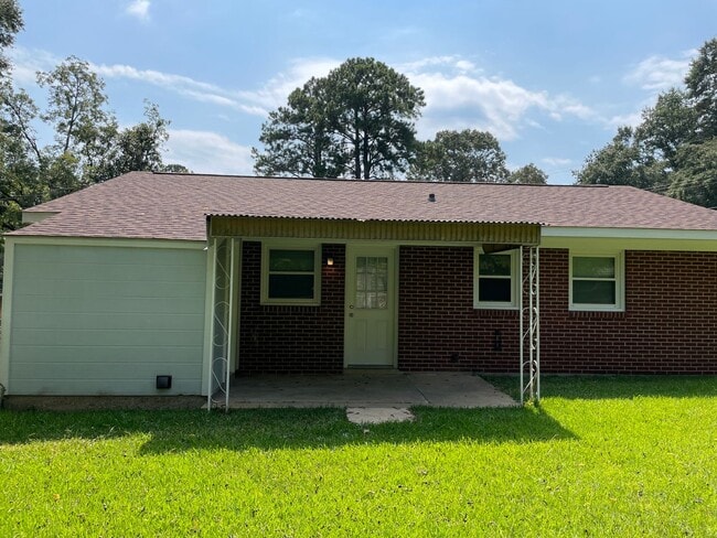 Building Photo - 2703 Albemarle Rd