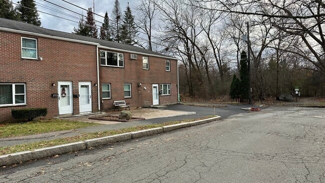 Building Photo - 38a Saco St