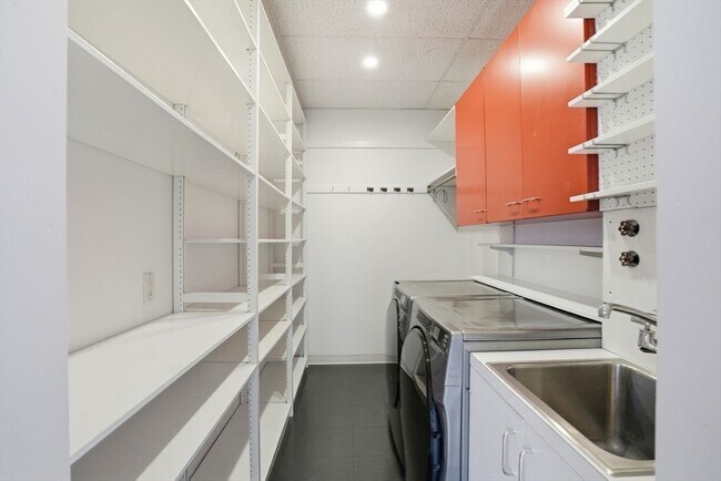 Building Photo - 150 W Concord St