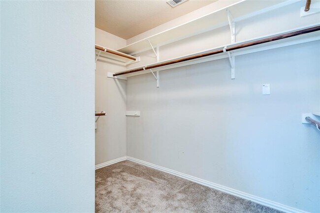 Building Photo - 293 Buckingham Dr