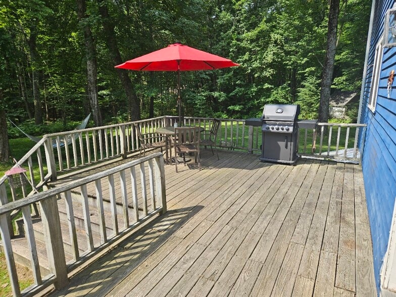 Deck - 11 Laurel Ln