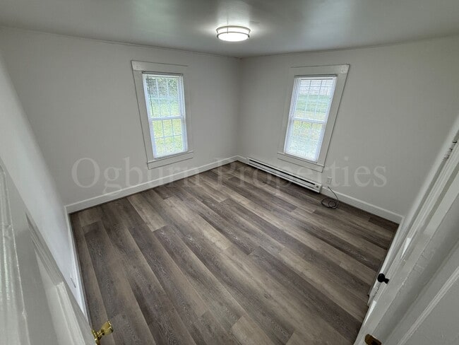 Building Photo - 3861 Leo St