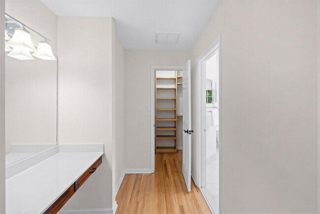 Building Photo - 6609 Heidi Ct