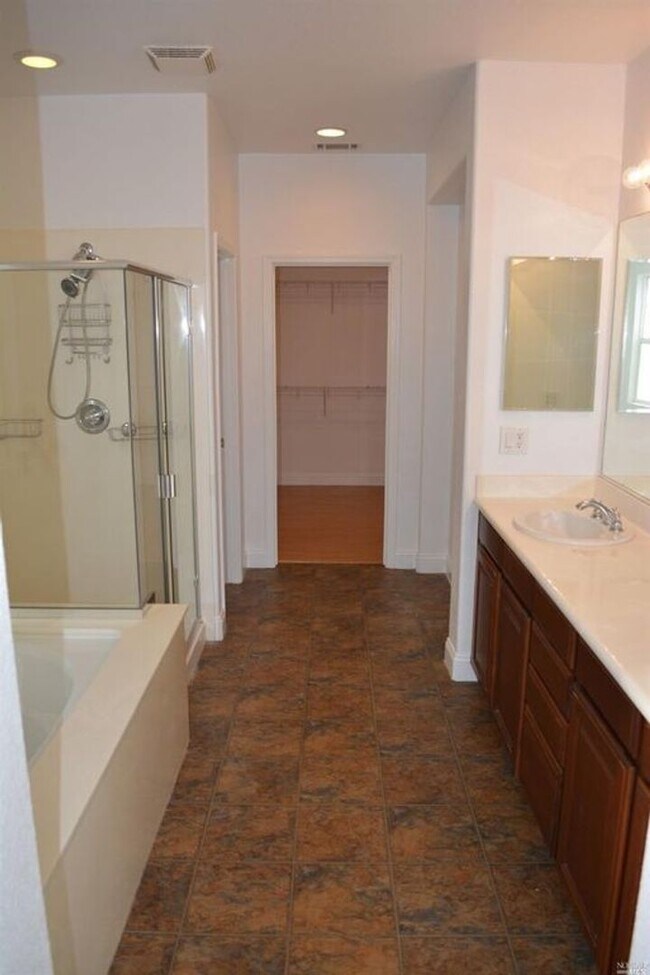 Building Photo - Spacious 4/3 located by American Canyon High available for rent!