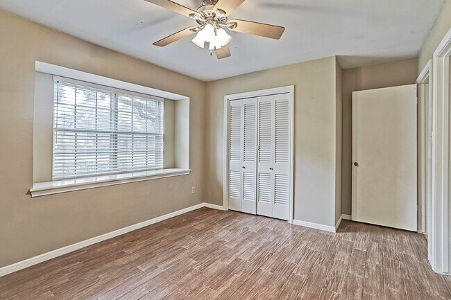 Building Photo - 1070 Curtin St