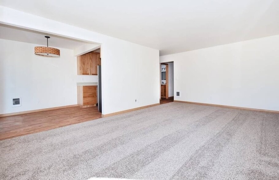 Building Photo - 9500 SW Greenburg Rd