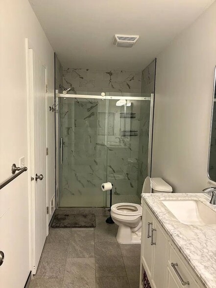 Building Photo - 5515 Pompano Dr