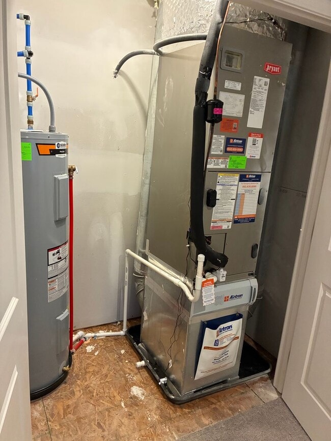 Building Photo - 105 S Osprey Ct