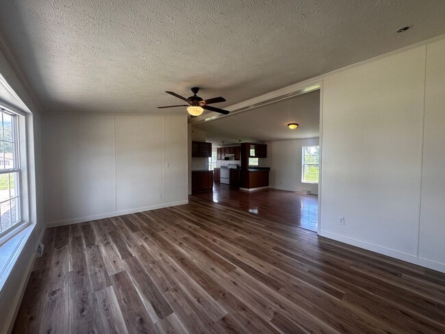 Building Photo - WELCOME HOME!