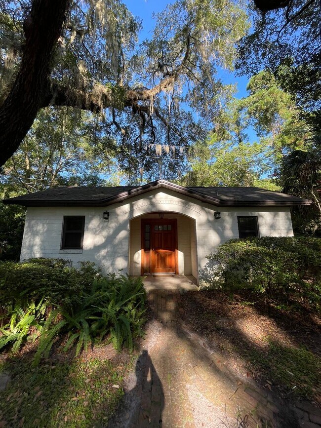Building Photo - FALL 2026!!! Walk to the Gator Games from ...