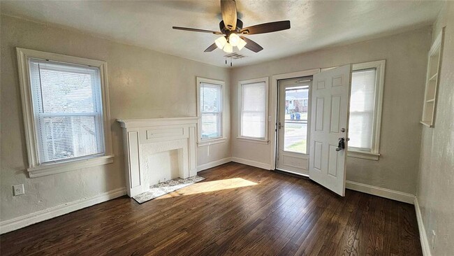 Building Photo - 3817 Key Pl