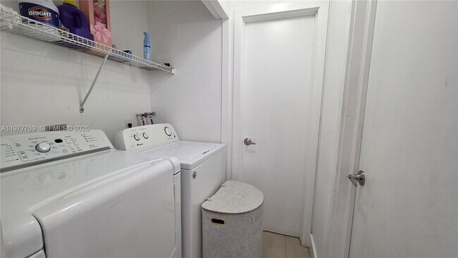 Building Photo - 15856 SW 112th Terrace