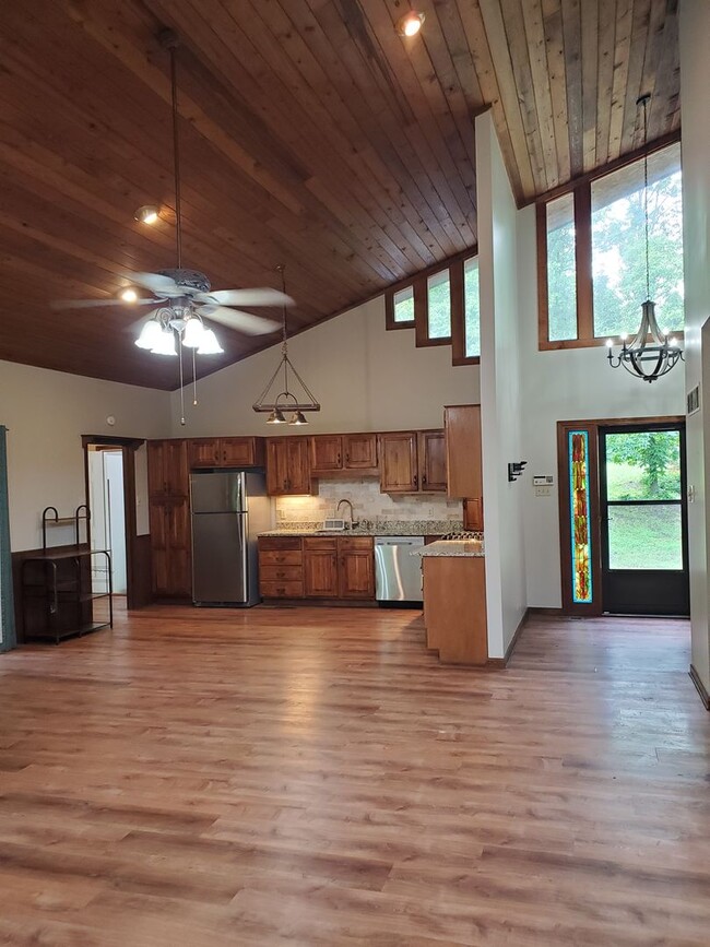 Building Photo - Secluded luxury cabin in woods with privat...