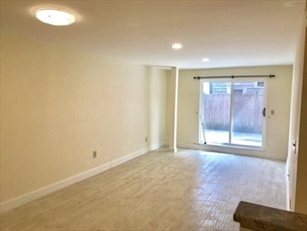 Building Photo - 260 Beacon St