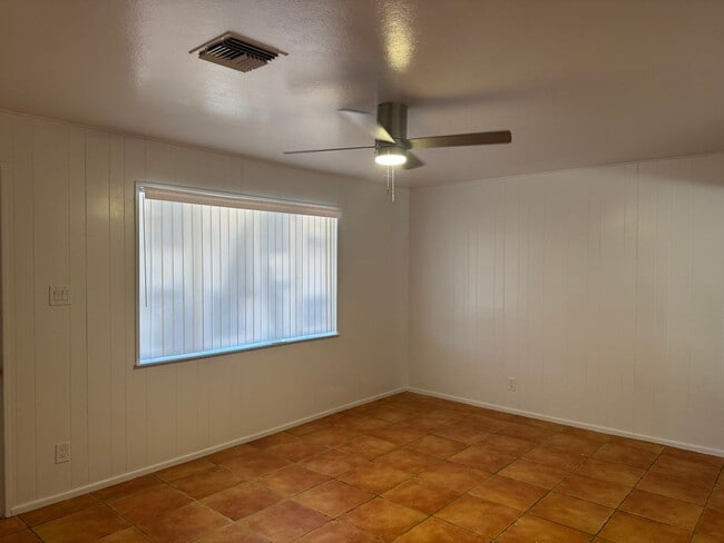 Building Photo - Charming 3-Bedroom Home Near Peaceful Retirement Area – No Age Restrictions!