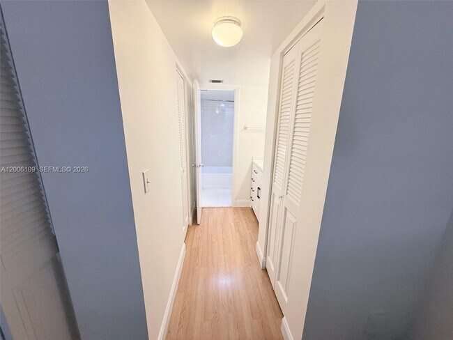 Building Photo - 1400 St Charles Pl