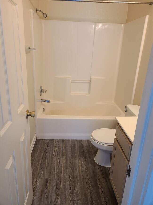 Building Photo - 806 Sagewood Trail