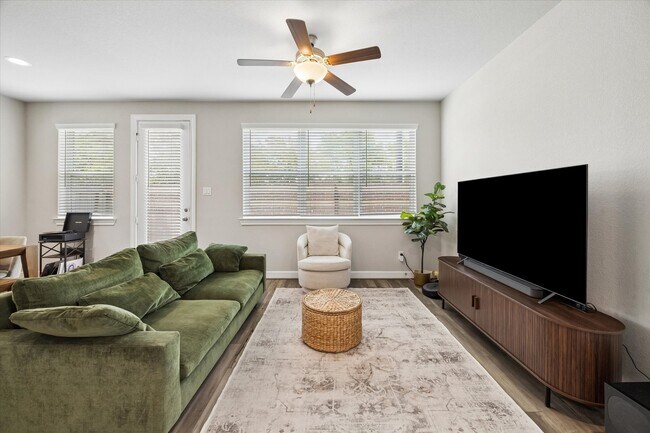 Building Photo - 9808 Rugged Oaks Dr