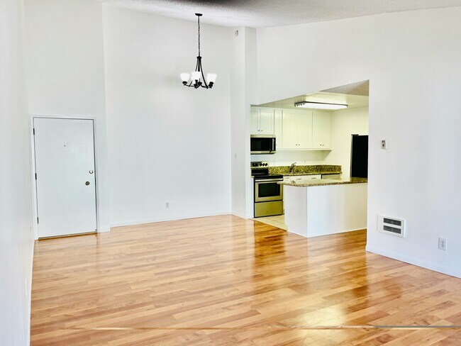 Building Photo - 607 S Prospect Ave