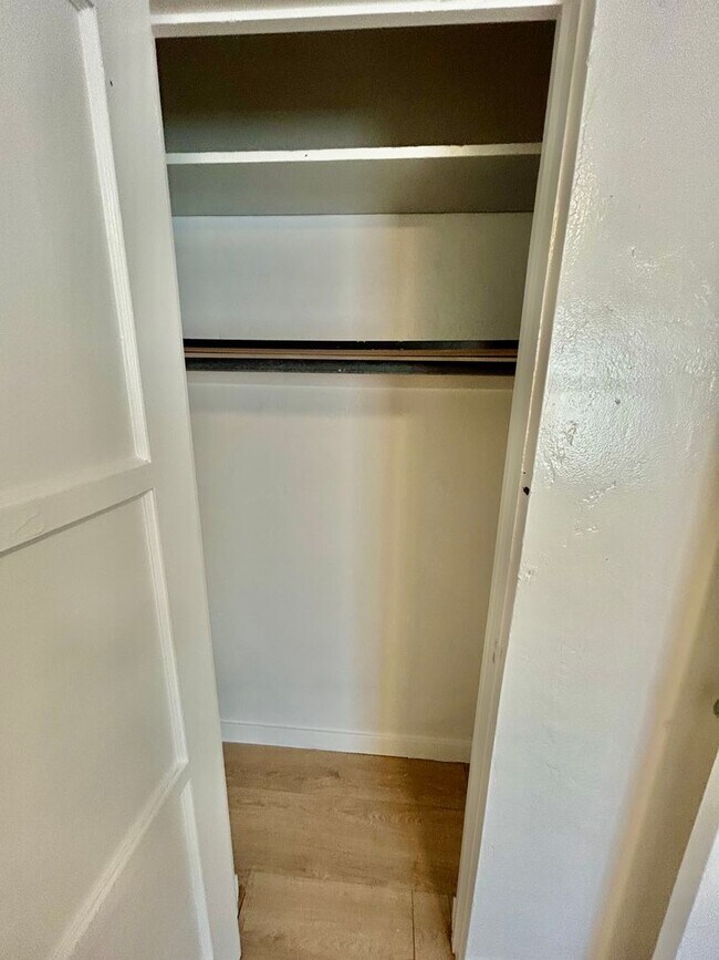 Building Photo - Remodeled 2 Bed | 1. Bath