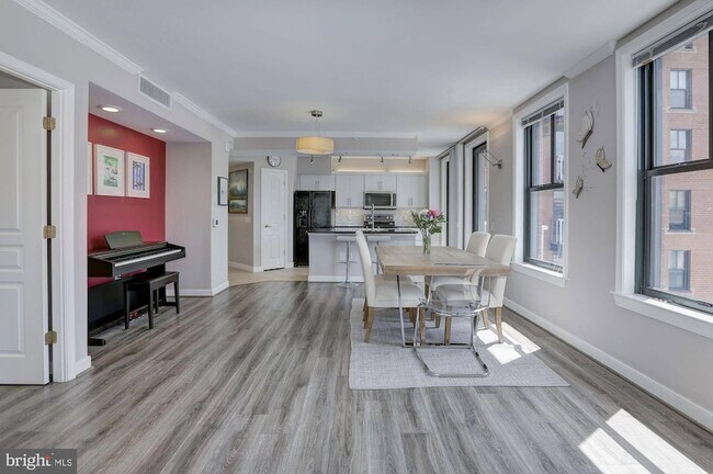 Building Photo - 616 E Street NW Unit 718