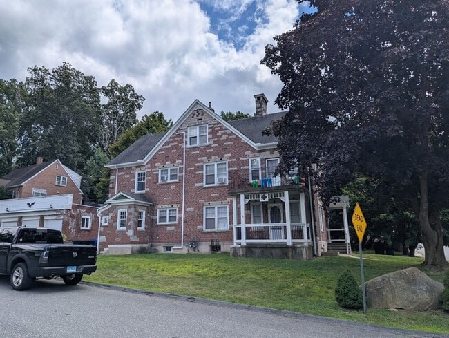 Primary Photo - 89 Hillside Ave