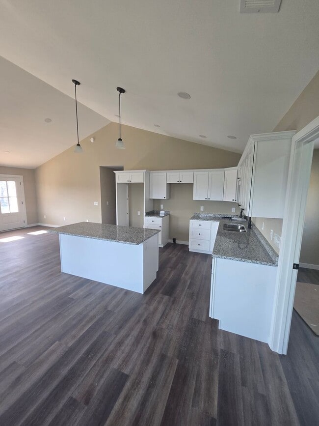 Building Photo - 324 Wilson Hurst St