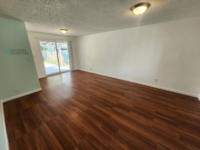 Building Photo - Come see if this is your next home! 2 bed, 1 bath, single-family home in Northwest Spokane!