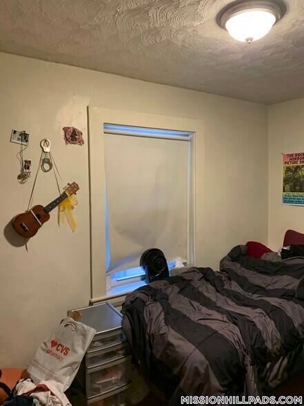 Building Photo - 2 Shepherd Ave