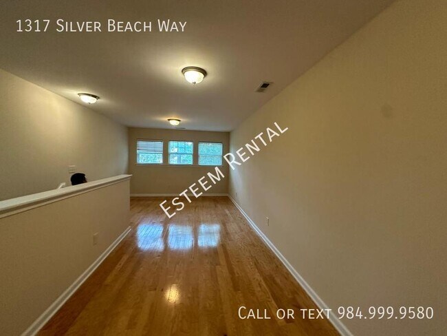 Building Photo - 1317 Silver Beach Way