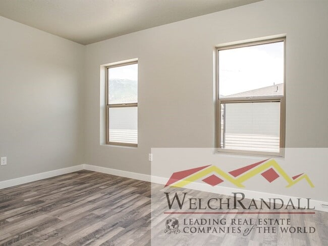 Building Photo - 3 bed 2.5 Bath Single-Family Home in Farmi...
