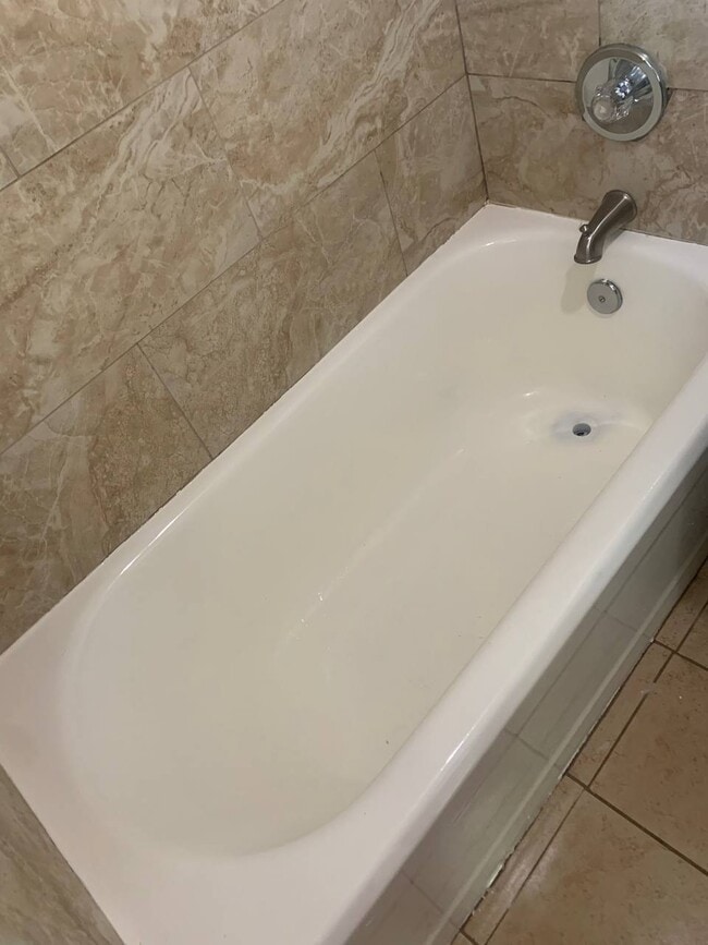 Building Photo - 319 E San Joaquin Ave